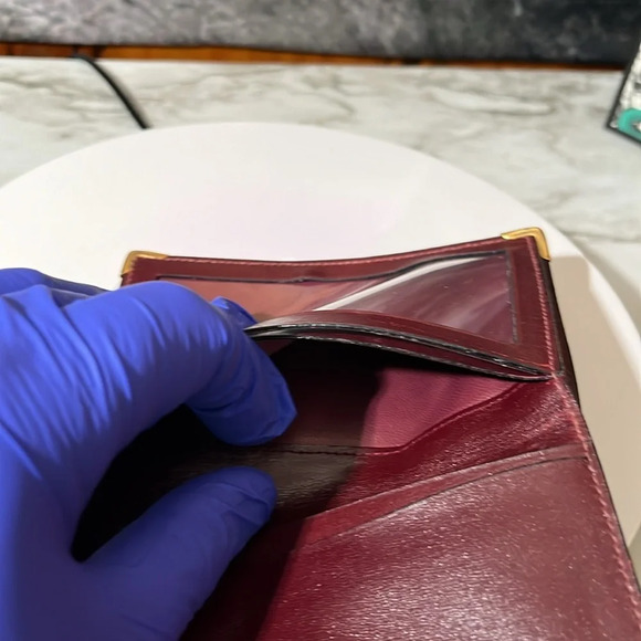 Gucci Vintage Burgundy Leather Passport Wallet From The 80s - Picture 14 of 16